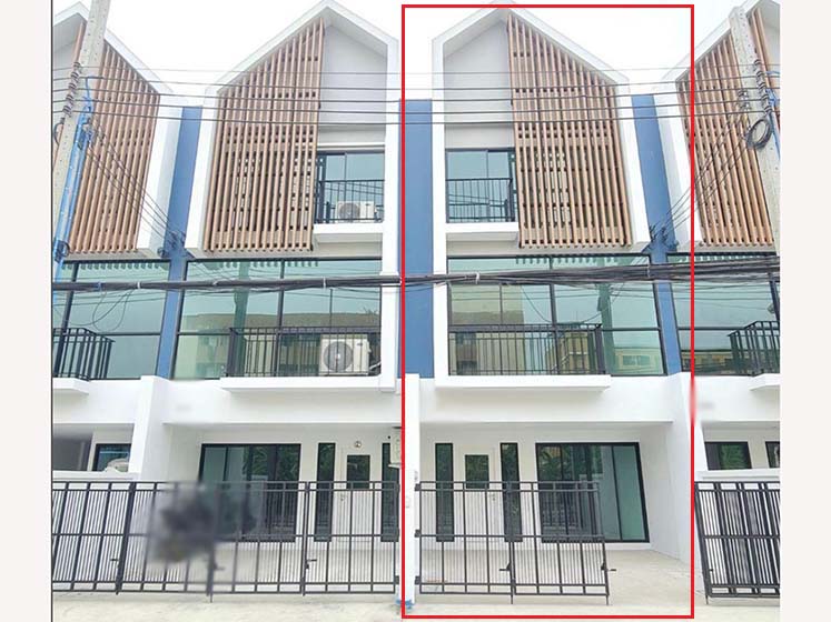Townhouse in Sukhumvit